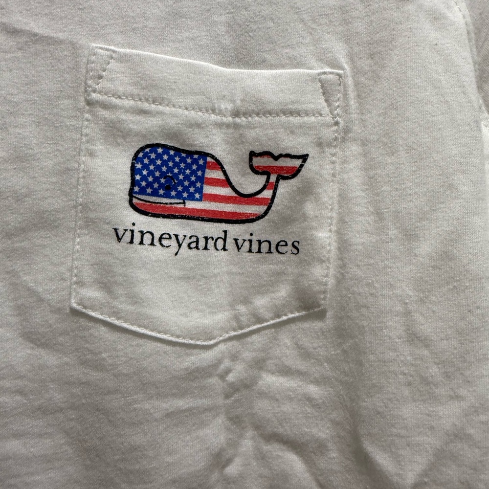 NWT Vineyard Vines Women's USA Flag Whale Short-Sleeve Pocket Tee - Picture 3 of 8